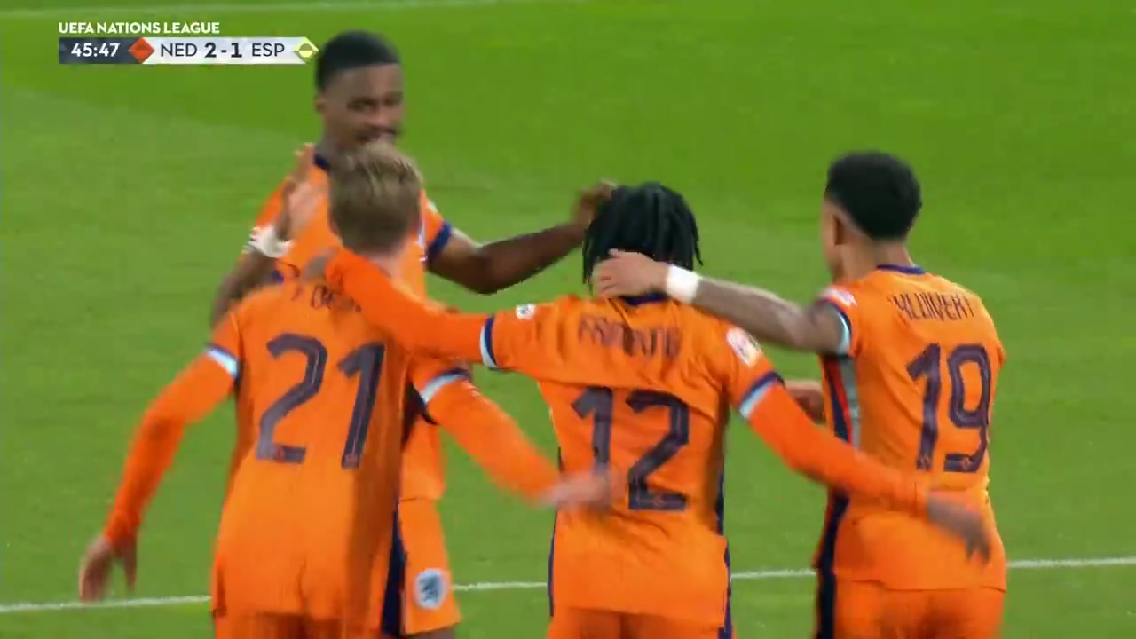 荷蘭2-1反超西班牙！弗林蓬插上橫傳助攻！賴因德斯推射破門！