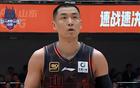  山東男籃大勝新疆37分，智杰首獲MVP，高詩巖狂歡慶祝。